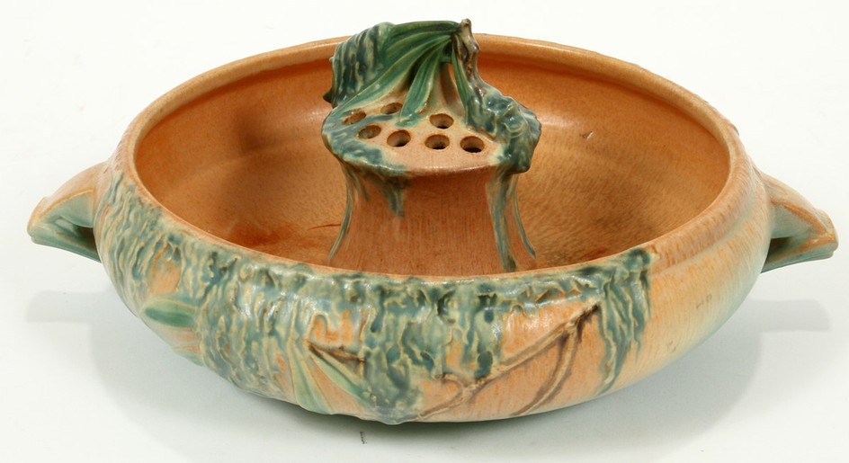 ROSEVILLE POTTERY BOWL WITH FLOWER FROG MOSS PATTERN PCS. 12