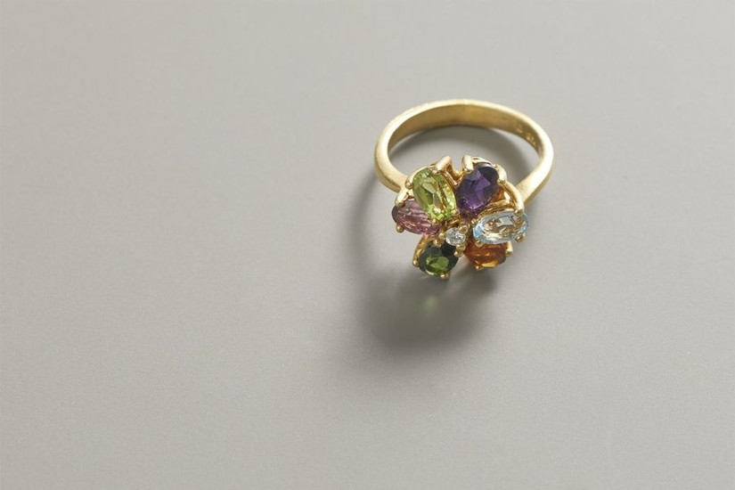Ring in yellow gold with tourmaline and diamond...