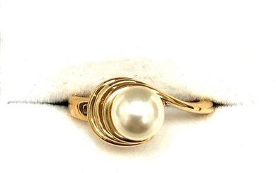Size 7 Pearl In 18KTGP Yellow Gold Electroplate Finish Ring