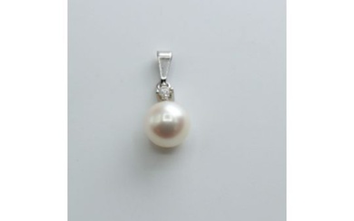 Small Pendant 14K White Gold Pearl with Diamond