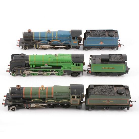 Three Wrenn OO gauge model railway locomotives.