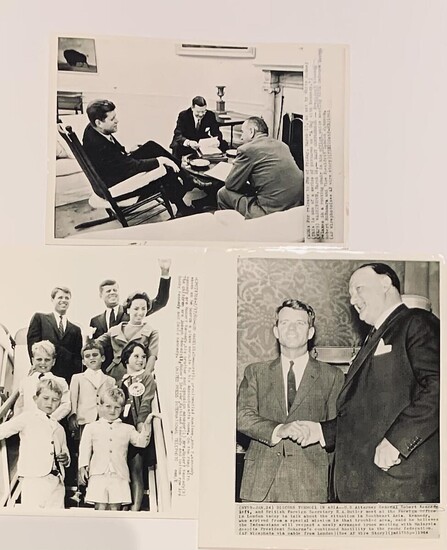 NOT SOLD. Three original American b/w press photographs of John F. Kennedy and Robert Kennedy, etc. 20 x 25 cm and 25 x 20 cm. (3). – Bruun Rasmussen Auctioneers of Fine Art