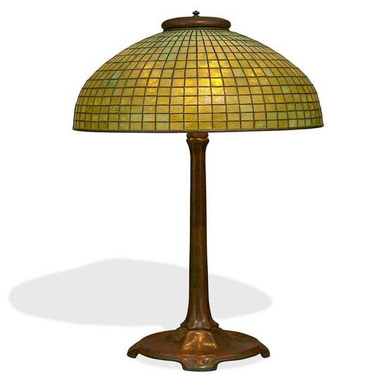 Tiffany Studios table lamp: Geometric shade…