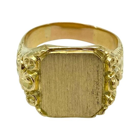 Victorian Yellow Gold Signet Ring