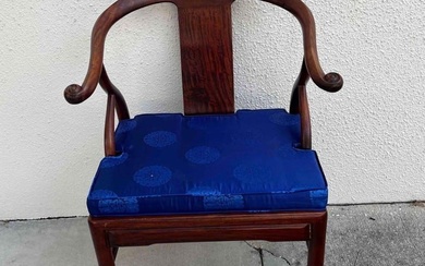 Vintage Chinese Carved Wood Ming Style Horseshoe Back Chair