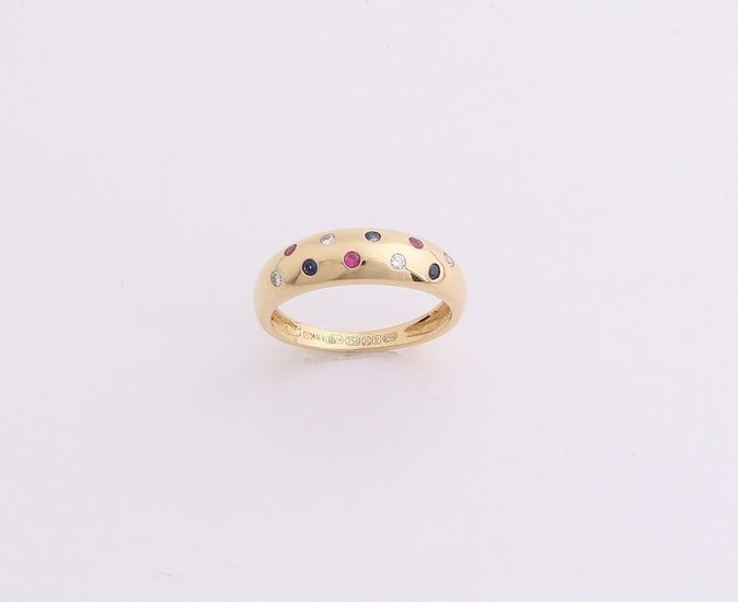 Yellow gold ring, 750/000, with ruby ??sapphire and