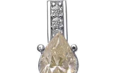 1.04ct Diamonds and gold pendant - center stone is...