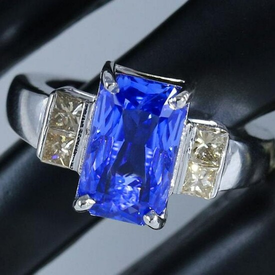 14K White Gold Blue Sapphire (GIA Cert.) & Diamond Ring