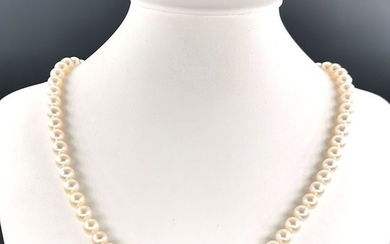 18 kt. Akoya pearls, White gold, Yellow gold, 6.22 mm - Necklace - Diamonds