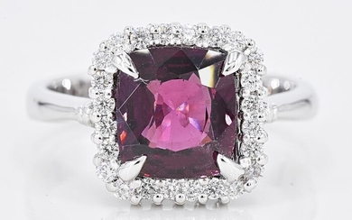 18 kt. White gold - Ring - 3.91 ct Spinel - 0.30 Ct Diamonds