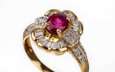 18 kt gold ruby-diamond-ring , YG 750/000, centered embossed setted...