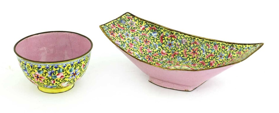 A Chinese painted enamel tea bowl and tray