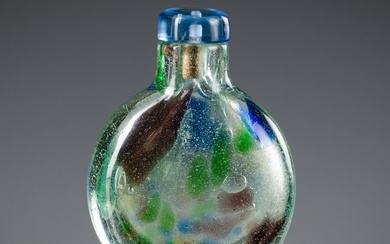 A SANDWICHED GLASS SNUFF BOTTLE, IMPERIAL GLASSWORKS, 1720-1860