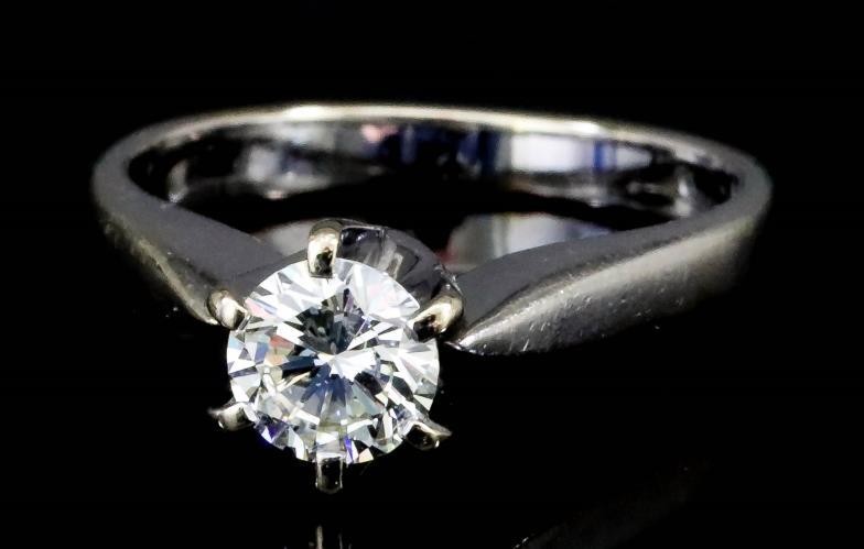 A Solitaire Diamond Ring, Modern, in 18ct white gold...