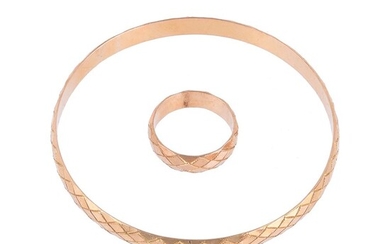 A TEXTURED BANGLE AND RING