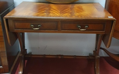 A good Mahogany Sofa Table with twin frieze drawers on splay...