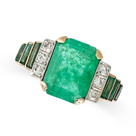AN EMERALD AND DIAMOND DRESS RING Stepped shoulders