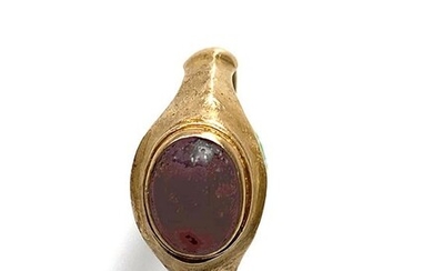 Ancient Roman Gold, garnet Ring with Garnet Cabochon