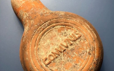 Ancient Roman Terracotta Elegantly Shaped Superb Oil Lamp signed with the Name of COMMVNIS