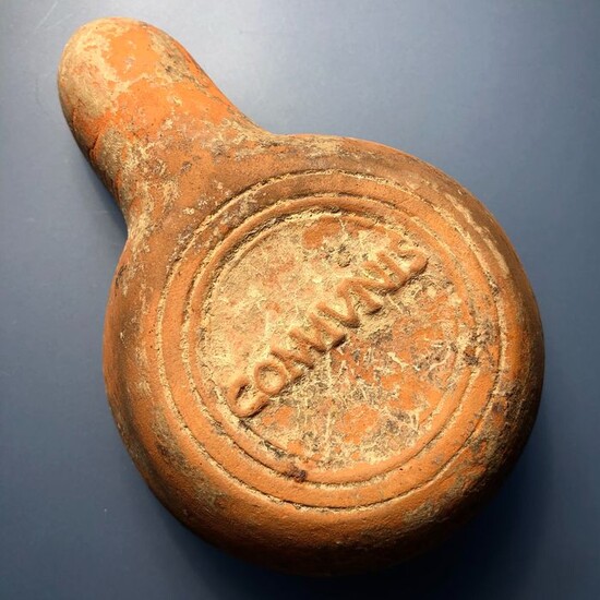 Ancient Roman Terracotta Elegantly Shaped Superb Oil Lamp signed with the Name of COMMVNIS