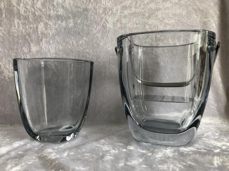 NOT SOLD. Asta Strömberg: A glass vase and ice bucket with handle of plated silver. Signed Strömberg. Manufactured by Strömbergshyttan, Sweden. (2) – Bruun Rasmussen Auctioneers of Fine Art
