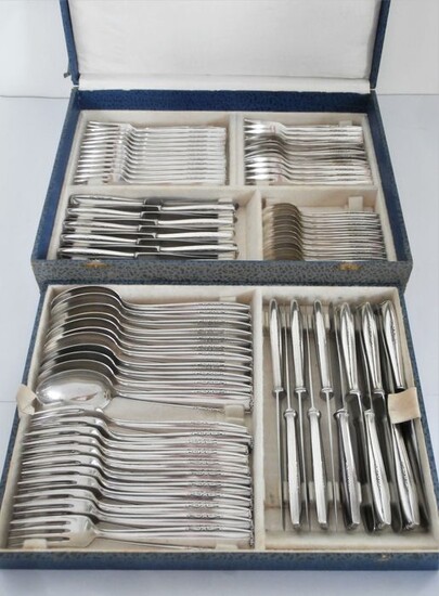 BW - Solingen 100 - Art Deco silver plated cutlery 11-person / 68-piece in cassette, approx. 1925