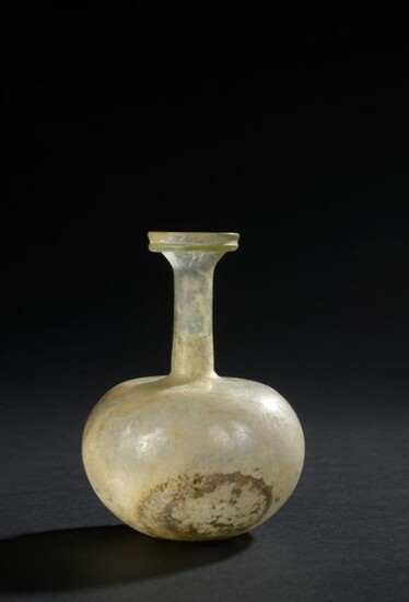 Bottle with spherical rumen Roman
