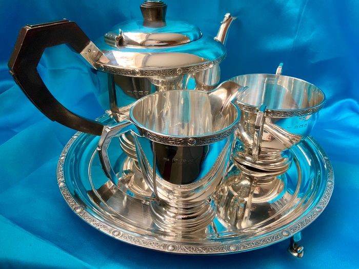 Celtic revival band applied sterling silver tea service on tray(4) - .925 silver, wood handle for the tea pot - CB Thomas & Co Birmingham, Adie Brothers, Hugh Crowshow, Sheffield- U.K. - 1939, 1949, 1999