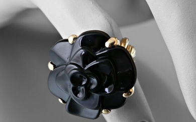 Chanel, bague Camélia, l'anneau en or jaune... - Lot 79 - Vasari Auction