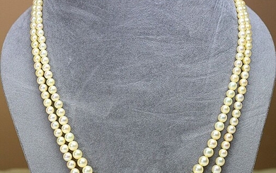Collier double rangs de perles en chute AKOYA fermoir "boîte" en or, diam. 2 à...