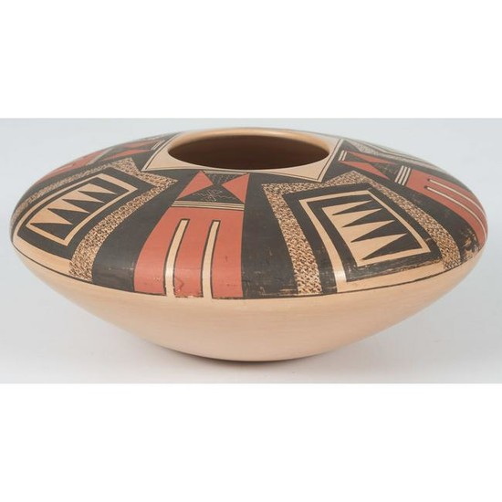 Fawn Garcia Navasie (Hopi, b. 1959) Pottery Jar