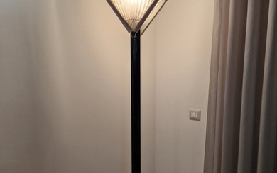 Flos Afra Scarpa, Tobia Scarpa - Floor lamp (1) - Butterfly - Enamelled aluminium, glass