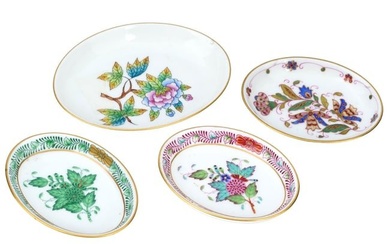HUNGARIAN MINIATURE PORCELAIN PLATES BY HEREND