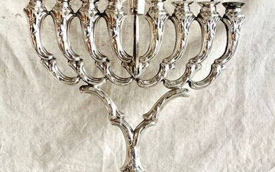 Hannukiah, Judaica - A large hanukah lamp - for oil / candle - Museum quality - 30 cm high - .925 silver - HAZORFIM - Israel - Mid 20th century