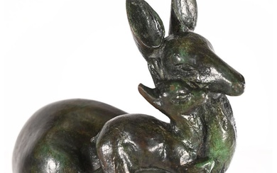 LAURENT Georges-Henri. Sculpteur fin XIXè début XXè. «Biche et faon». Bronze à patine brune verte...