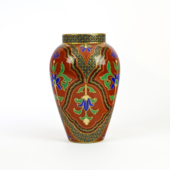 LIMOGES Vase H : 24 cm D : 15 cm
