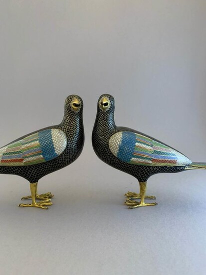 Magpies(2) - Cloisonne enamel - Magpie - An attractive pair of Chinese cloisonne magpies - China - c. 1800