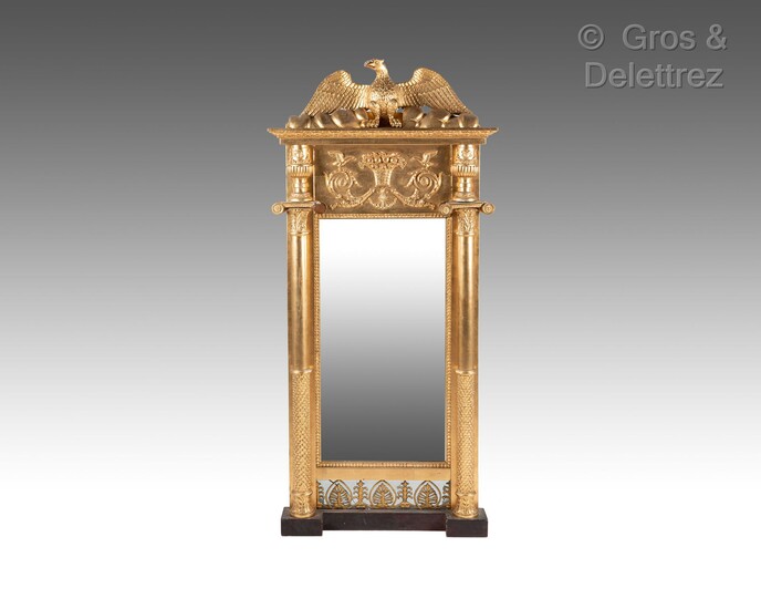 Miroir de trumeau en bois mouluré, sculpté... - Lot 279 - Gros & Delettrez