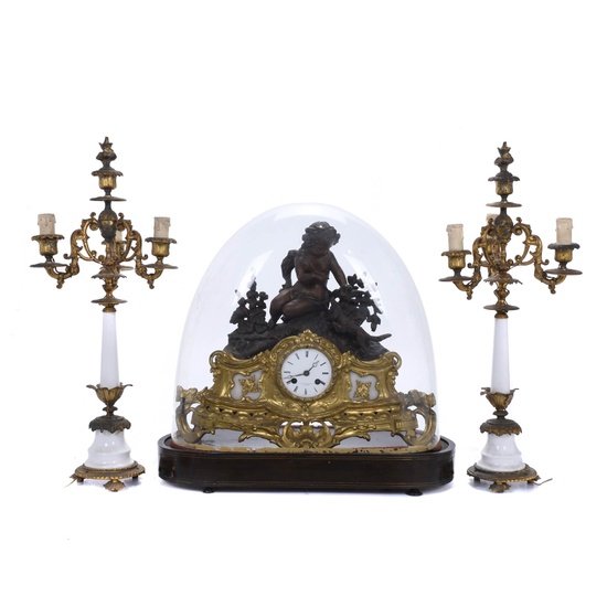 NAPOLEON III TABLE CLOCK WITH DECORATION, DEPICTING THE ALLEGORY OF FIDELITY, LATE 19TH CENTURY.