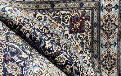 Nain with silk - Carpet - 300 cm - 200 cm