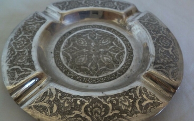 OLD VINTAGE PERSIAN LOW SILVER !!!!!!!!!!! HAND CHASED ASHTRAY