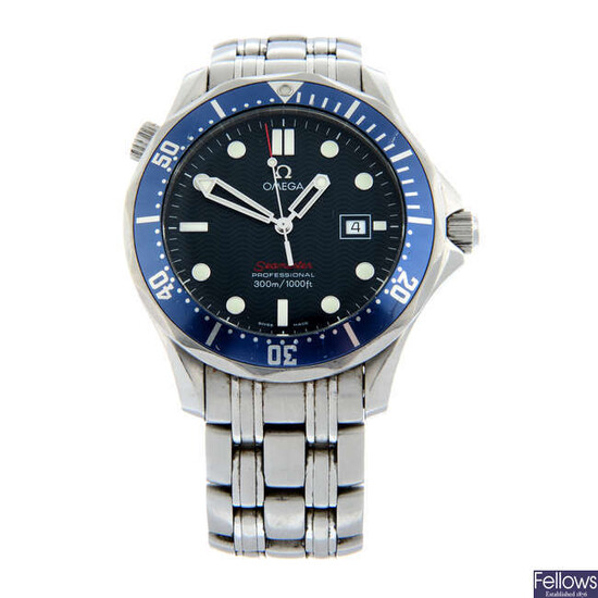OMEGA - a stainless steel Seamaster Professional 300M bracelet watch, 40mm.