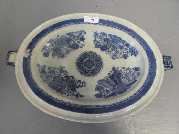 Oval Blue & white warming Fitzhugh dish 36w cm