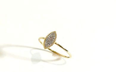 PAVÉ DIAMOND SHUTTLE RING IN WHITE GOLD VIEWS AND 18K YELLOW GOLD FRAME. BRAND NEW. NO. 15.