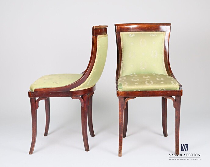 Paire de chaises en bois teinté et verni... - Lot 279 - Vasari Auction
