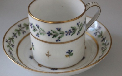 Porcelaine de Paris - Cup and saucer (2) - Tasse, sous-tasse porcelaine d'époque Louis XVI fin XVIIIe riches barbeaux - Porcelain