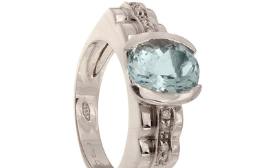 Ring in white gold, aquamarine and diamonds.