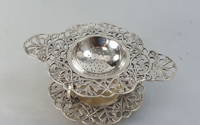 Tea strainer - .830 silver - Georg Wessfelt - Sweden - mid 20th century