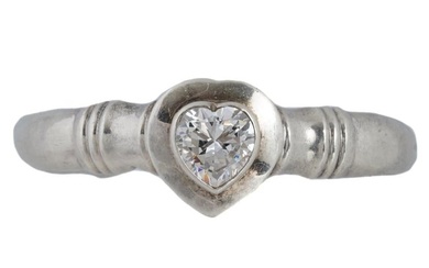 VINTAGE STERLING SILVER DIAMOND HEART SHAPED RING