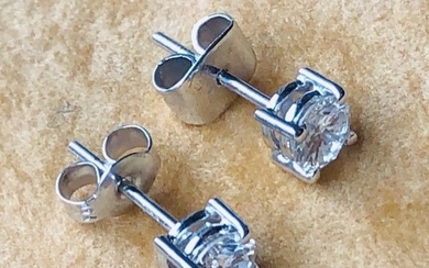 White gold - Earrings - 0.80 ct Diamond